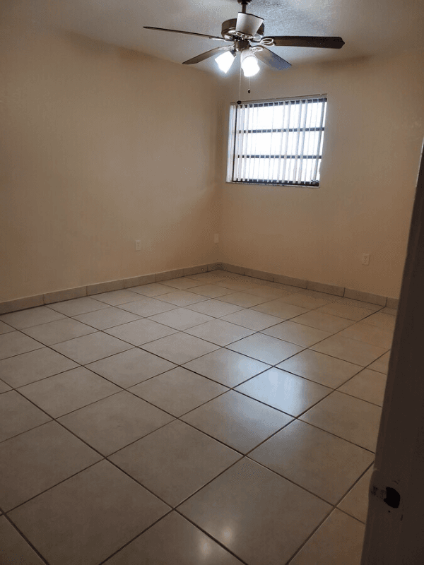 HIALEAH Townhome: 43RD PLACE