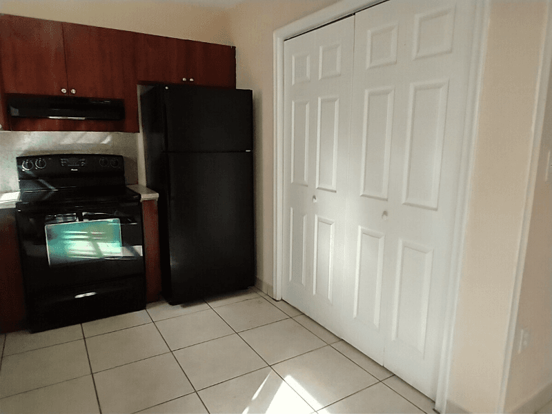 HIALEAH Townhome: 43RD PLACE