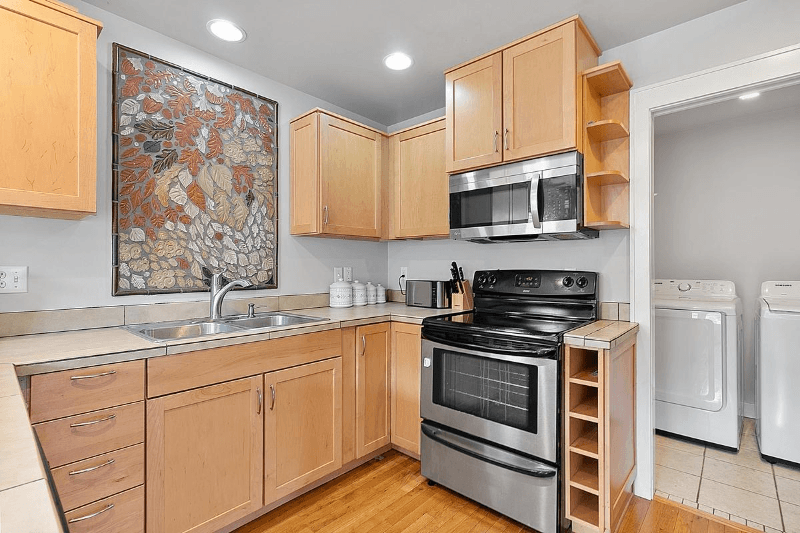 Tacoma House: 1216 S 16th St