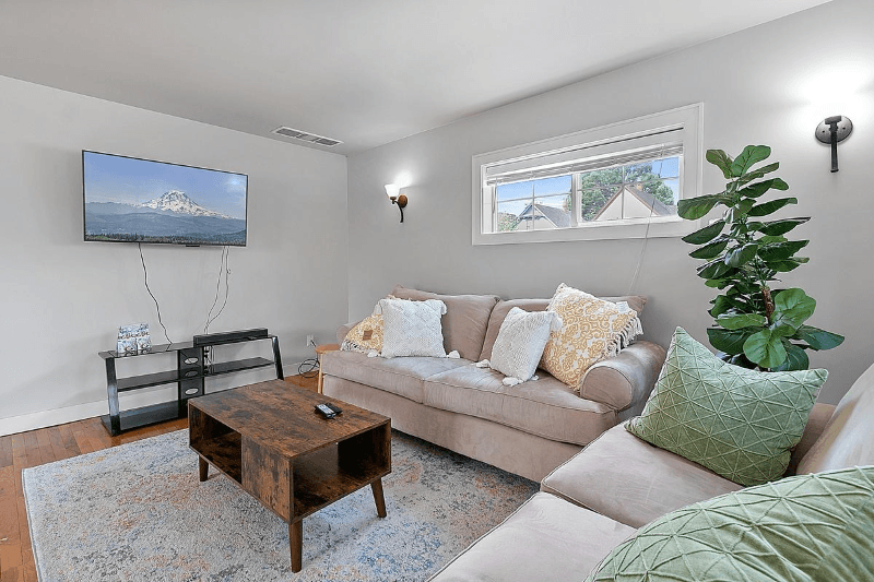 Tacoma House: 1216 S 16th St