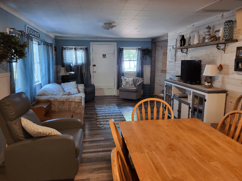 Bellaire House: 293 Sumac Lane