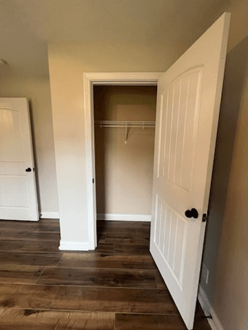 Clarksville House: 2480 Andersonville Dr
