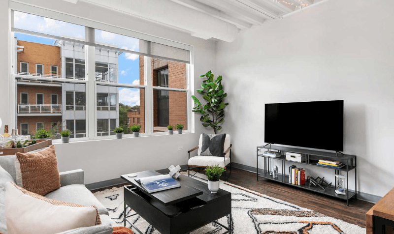 Chicago Condo: 940 West Dakin