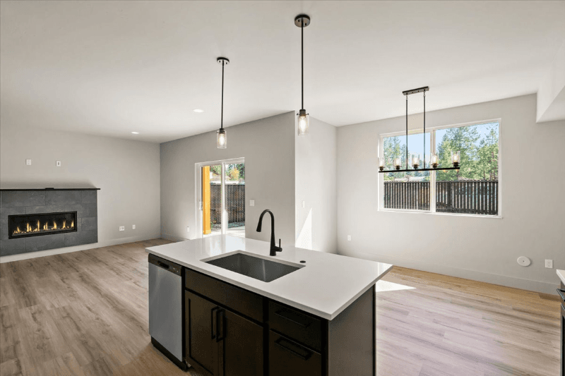 Coeur d Alene Townhome: 845 E Violet Ave