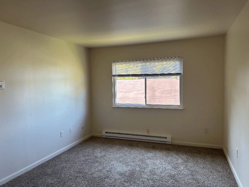 Barnesville Apartment: 435 S Lincoln Ave