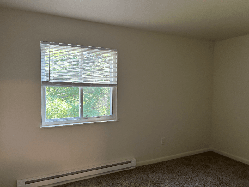 Barnesville Apartment: 435 S Lincoln Ave