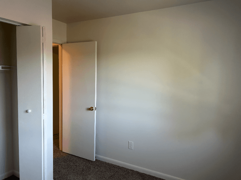 Barnesville Apartment: 435 S Lincoln Ave