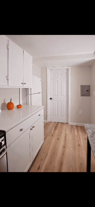 Clinton Apartment: 1 Undisclosed