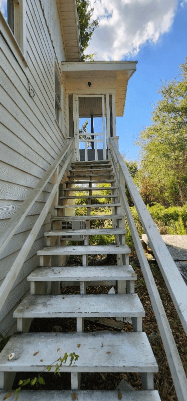 ORANGE Multiplex: 605 4TH ST #2