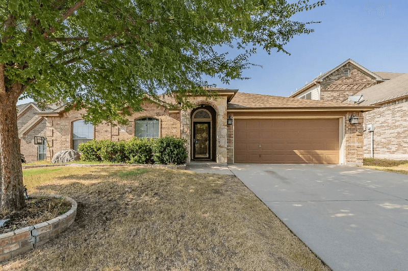 Burleson House: 783 Peach Ln