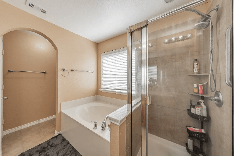 Burleson House: 783 Peach Ln
