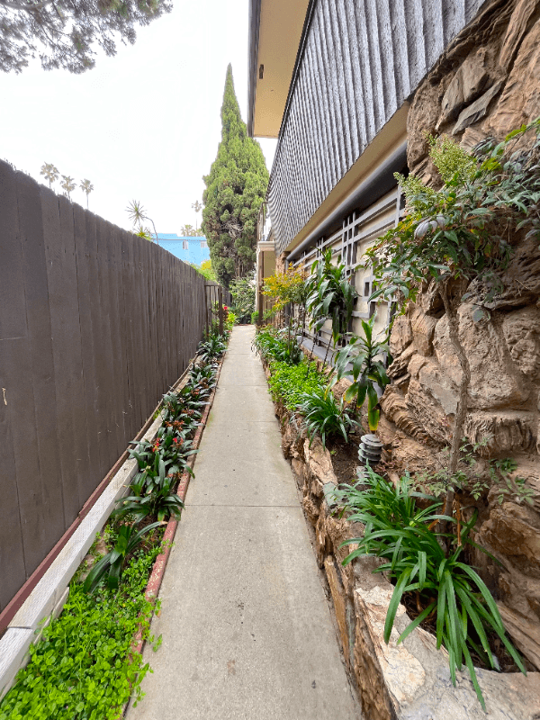 Santa Monica Apartment: 807 3rd St.