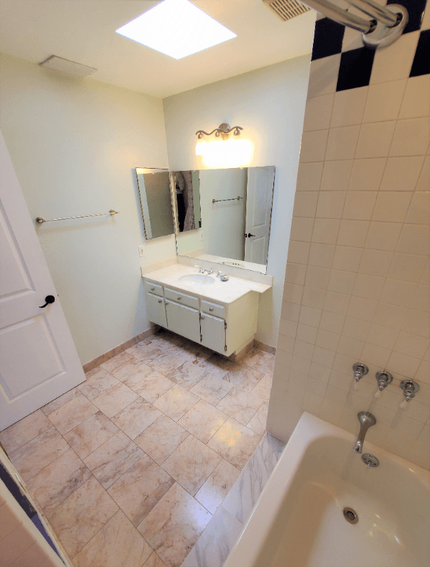 Mar Vista Los Angeles Townhome: 4365 Mclaughlin AVe