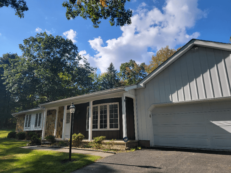 East Stroudsburg House: 335 Colgate Lane