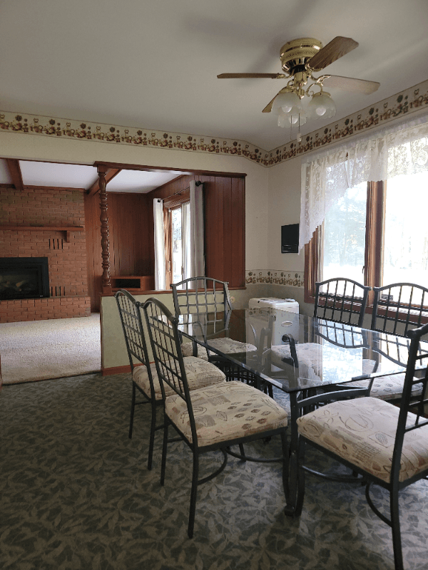 East Stroudsburg House: 335 Colgate Lane