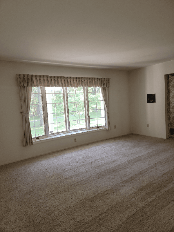 East Stroudsburg House: 335 Colgate Lane