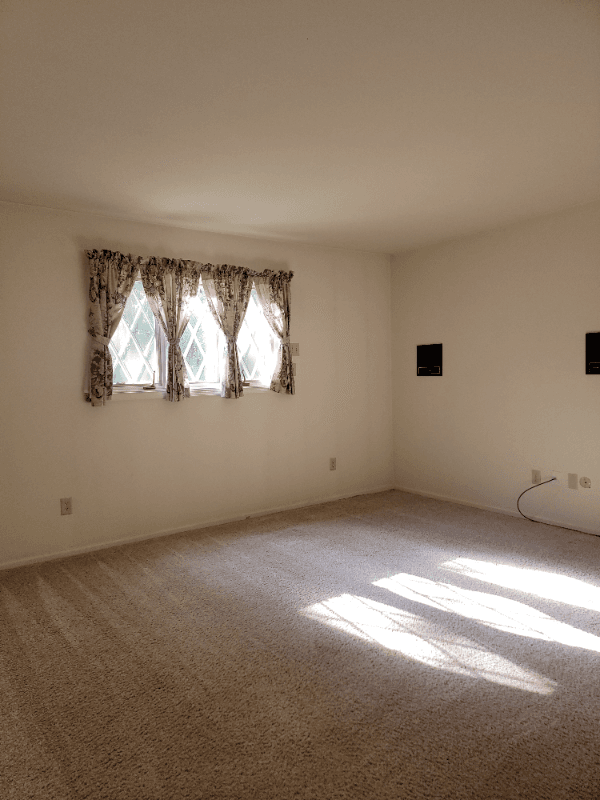 East Stroudsburg House: 335 Colgate Lane