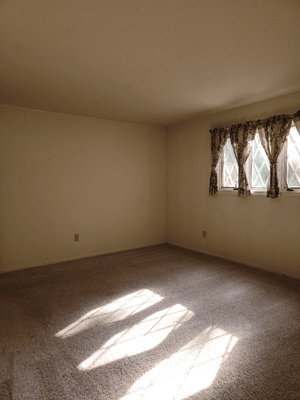 East Stroudsburg House: 335 Colgate Lane