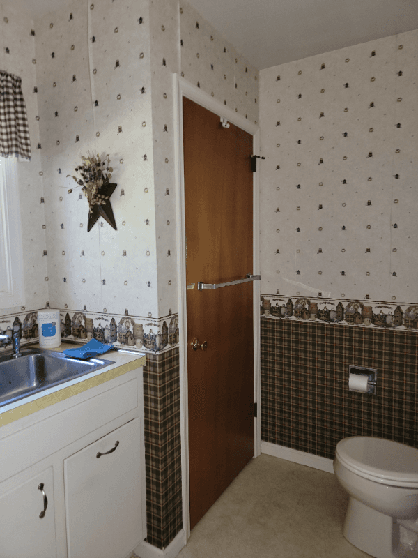 East Stroudsburg House: 335 Colgate Lane