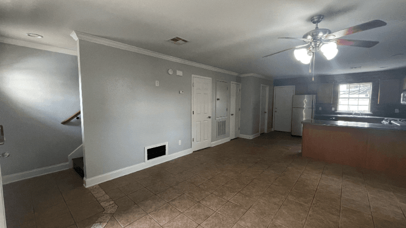 Fayetteville House: 1897 W Stone St.