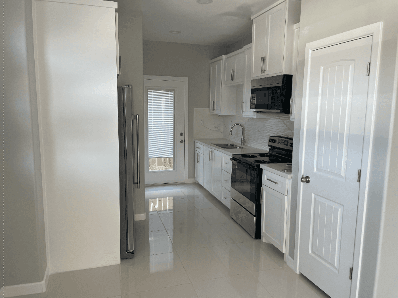 Edinburg Apartment: 404 W St Helena