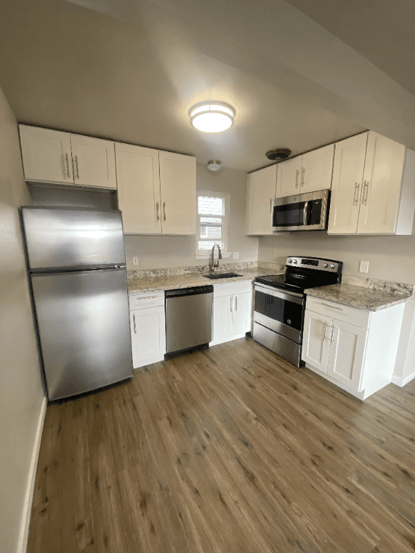 Seattle Apartment: 1215 Queen Anne Ave N
