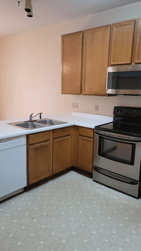 woodbury Townhome: 665 woodduck drive