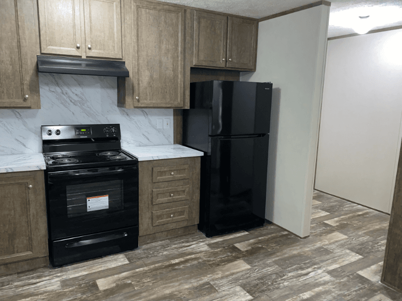 Leesburg House: 1137 US 19