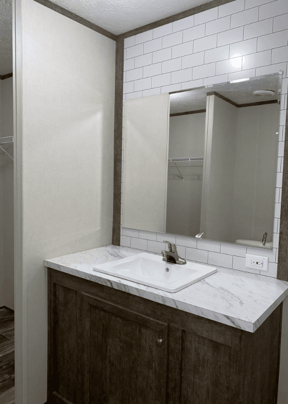 Leesburg House: 1137 US 19