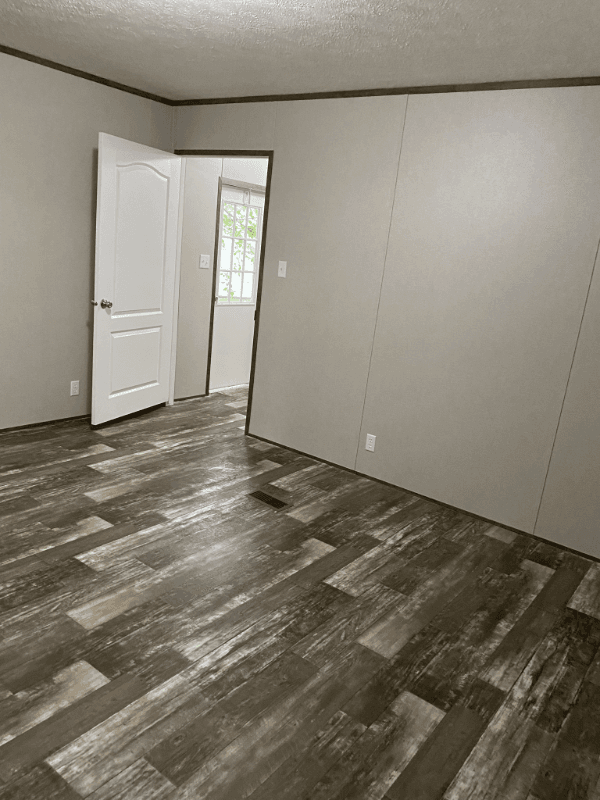 Leesburg House: 1137 US 19