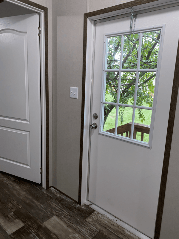 Leesburg House: 1137 US 19