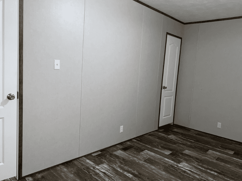 Leesburg House: 1137 US 19