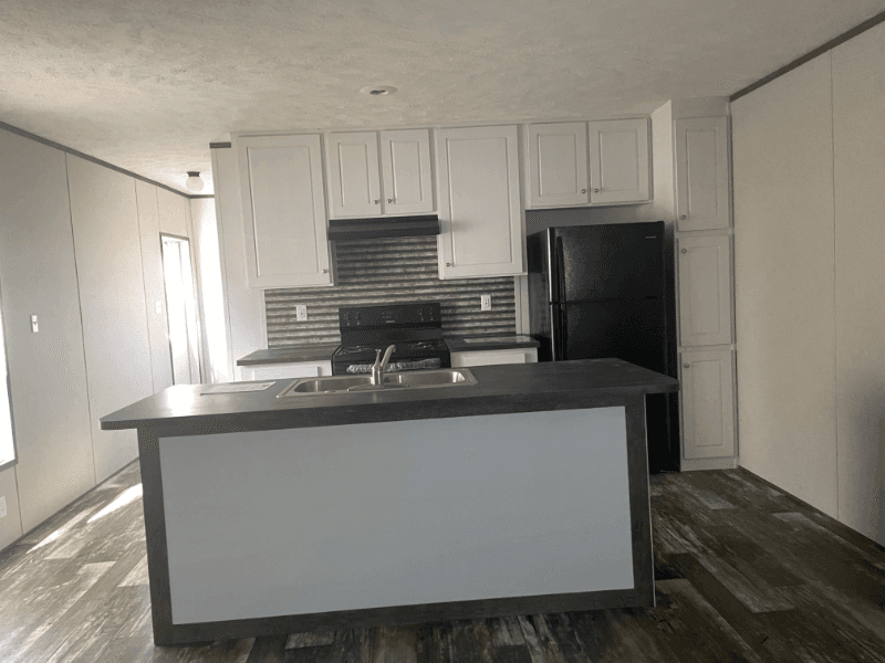 Leesburg House: 1137 US 19