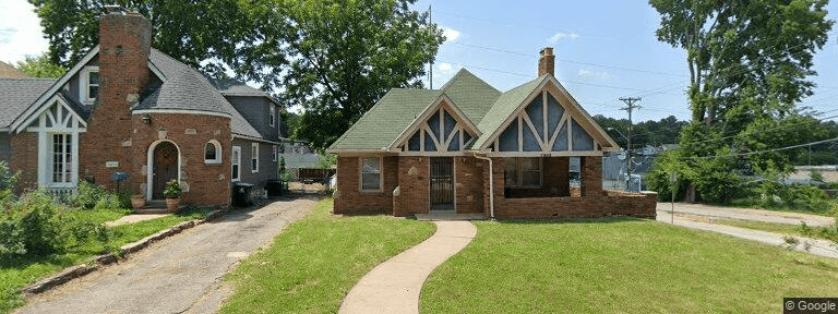 Kansas City House: 7400 Forest Avenue