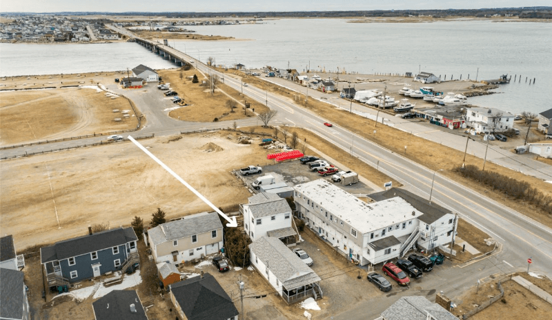 Hampton House: 6 Epping Avenue
