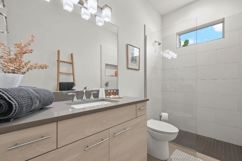 Naples House: 811 108th Ave N