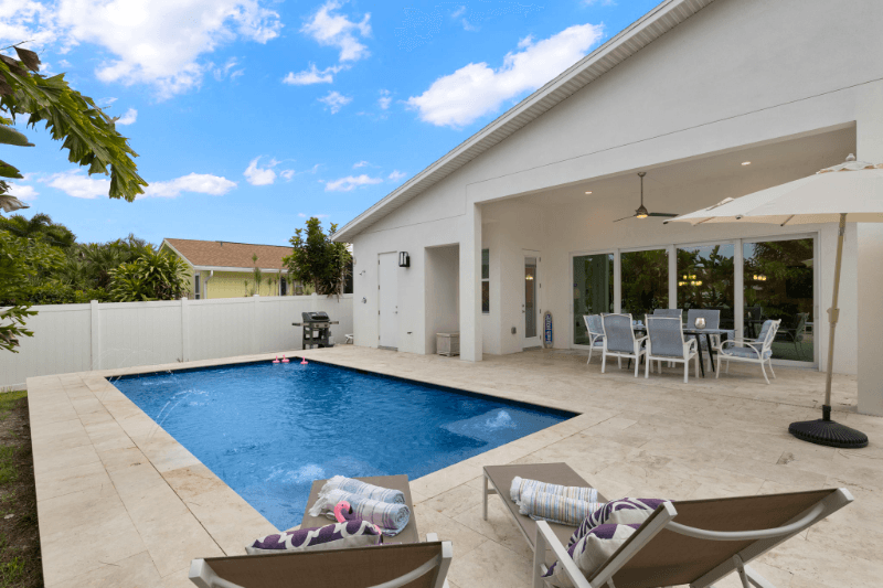 Naples House: 811 108th Ave N