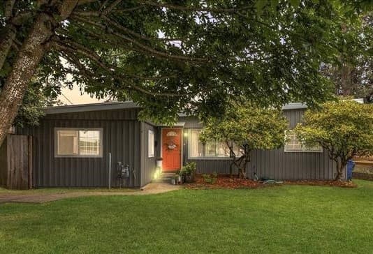 Renton House: 2205 NE 8th St