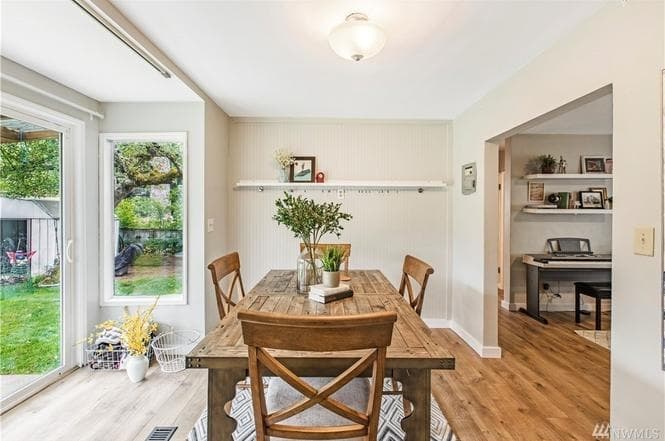 Renton House: 2205 NE 8th St