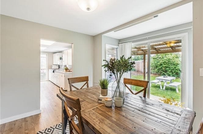 Renton House: 2205 NE 8th St