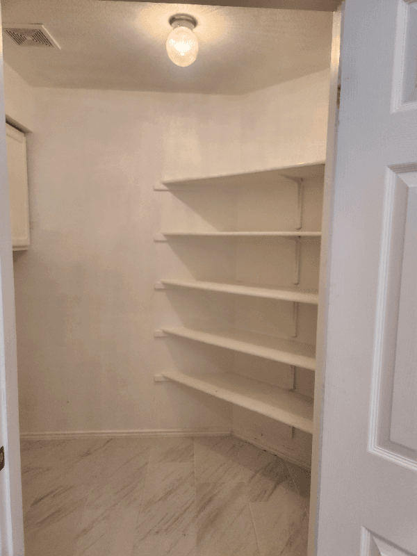 KILLEEN House: 5502 RED PINE DRIVE
