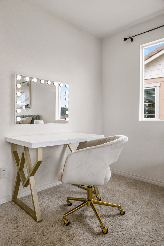 San Diego House: 7284 Wembley St