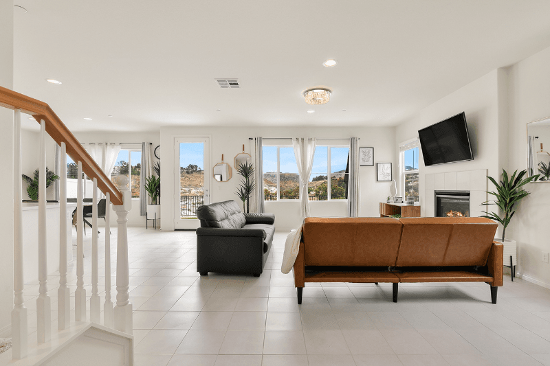 San Diego House: 7284 Wembley St