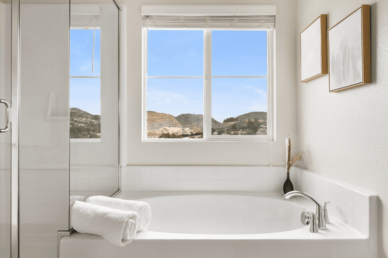 San Diego House: 7284 Wembley St