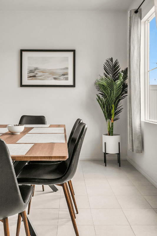 San Diego House: 7284 Wembley St