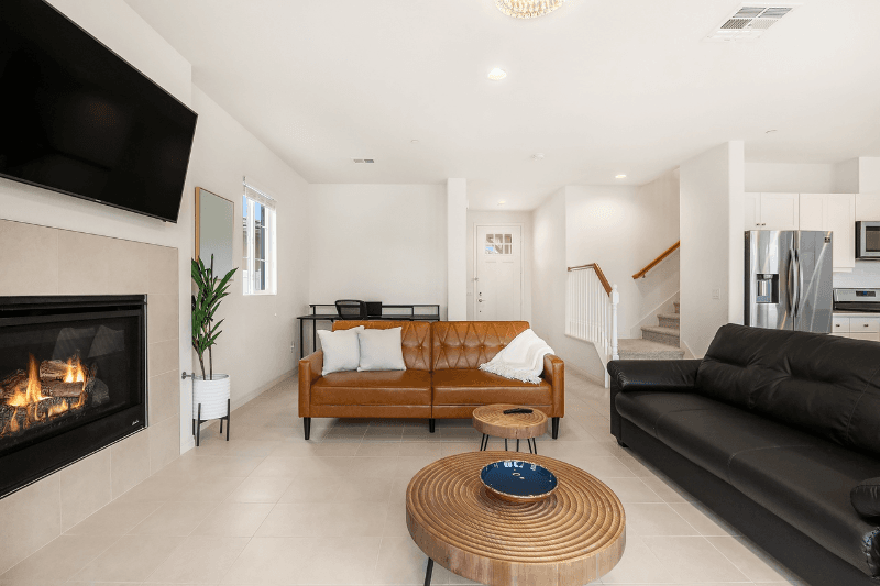 San Diego House: 7284 Wembley St