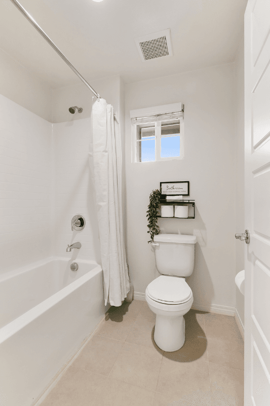 San Diego House: 7284 Wembley St