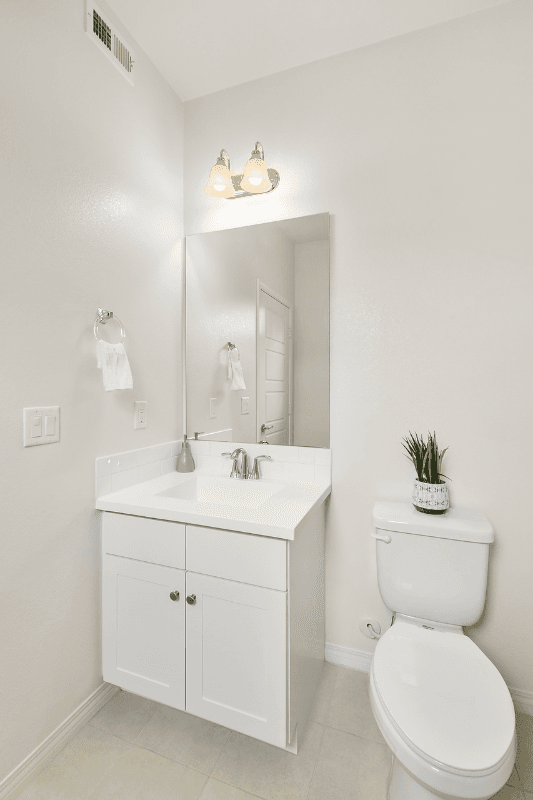 San Diego House: 7284 Wembley St