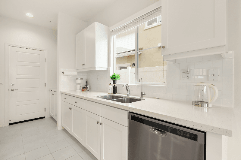 San Diego House: 7284 Wembley St