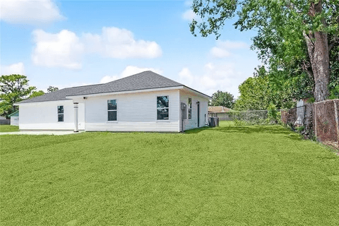 Marrero House: 1653 Majestic Pl